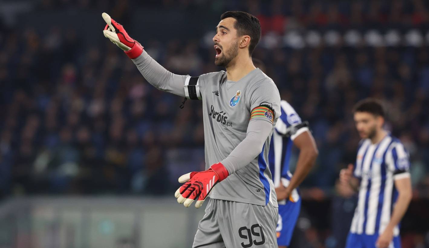 长传进攻 长传进攻