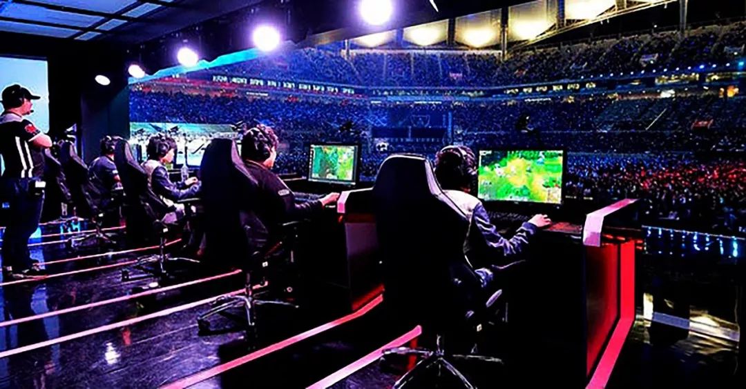 與李弘權持 與李弘權持