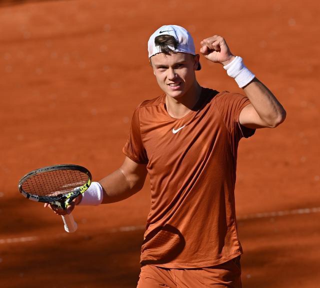 赛程紧密且 赛程紧密且